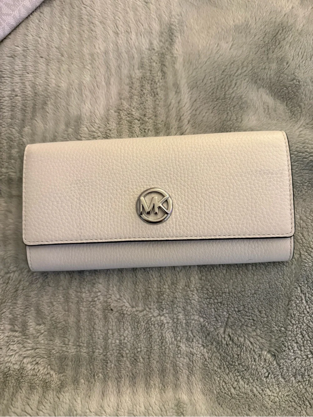 MICHAEL KORS Cream/White Signature Tote with Matching Wallet